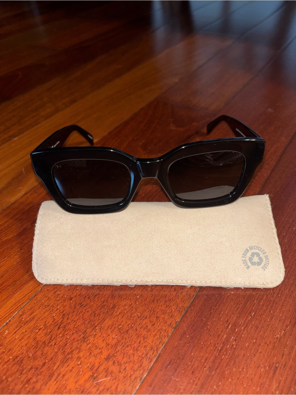 Stylish Black Square Sunglasses for Women